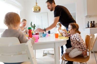 Familjen vid middagsbordet